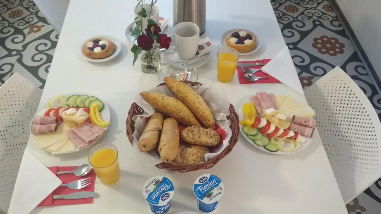 Cett Hotel Namest nad Oslavou Luaran gambar